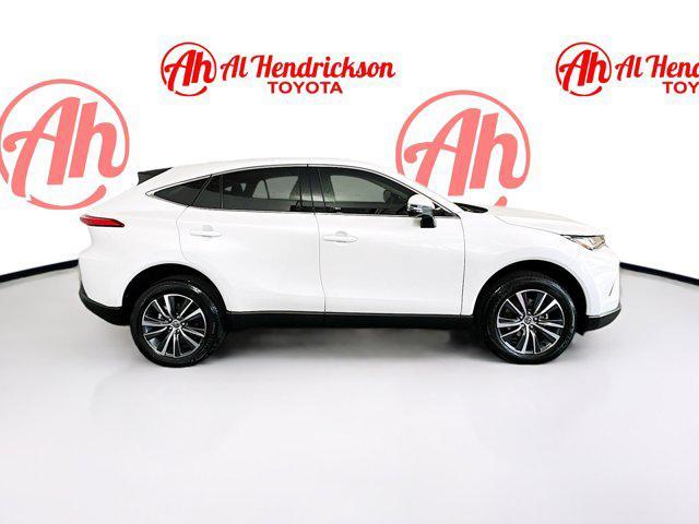 Photo of 2024 Pearl Toyota Venza
