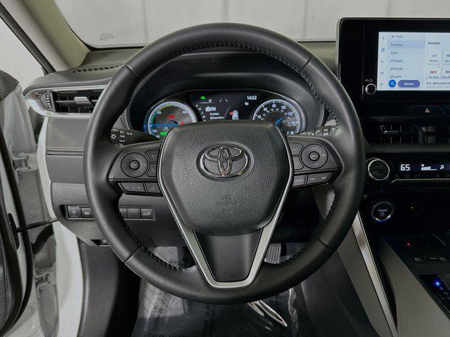 Photo of 2024 Pearl Toyota Venza