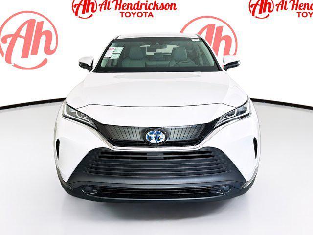 Photo of 2024 Pearl Toyota Venza