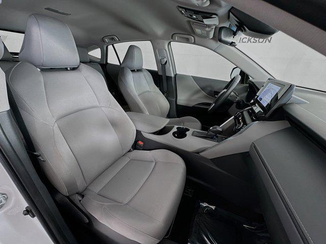 Photo of 2024 Pearl Toyota Venza
