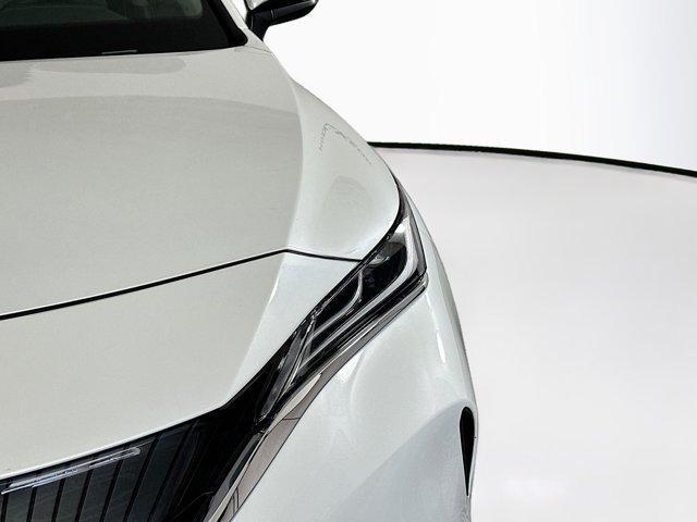 Photo of 2024 Pearl Toyota Venza
