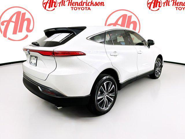 Photo of 2024 Pearl Toyota Venza