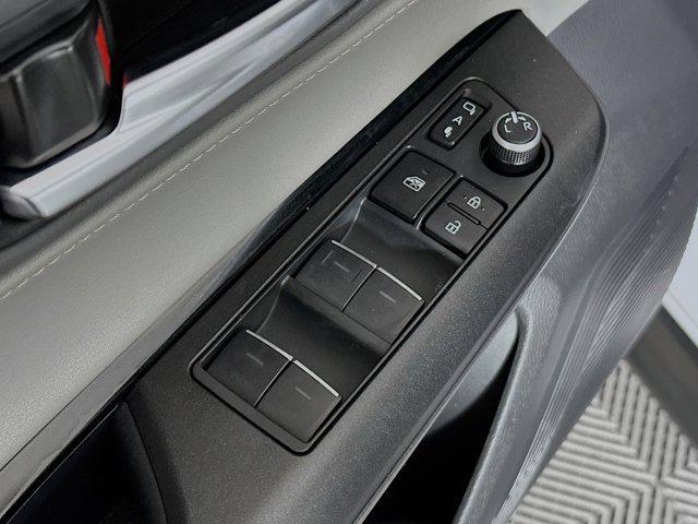 Photo of 2024 Pearl Toyota Venza