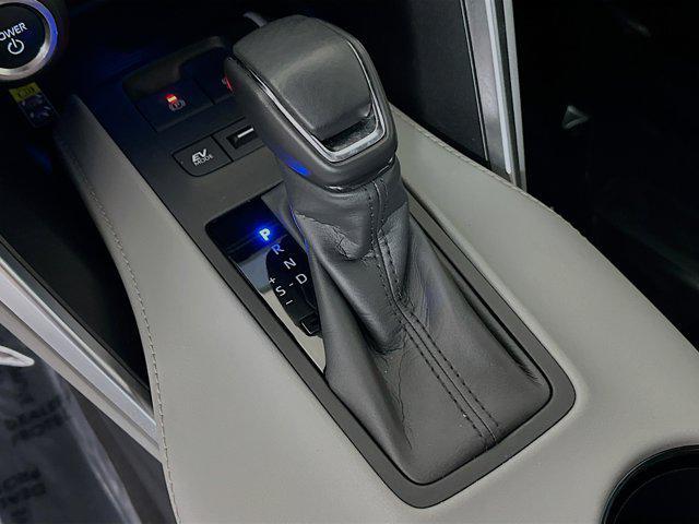 Photo of 2024 Pearl Toyota Venza