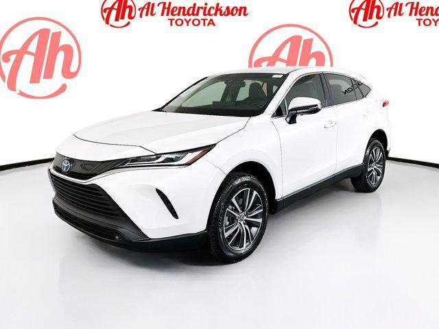 Photo of 2024 Pearl Toyota Venza