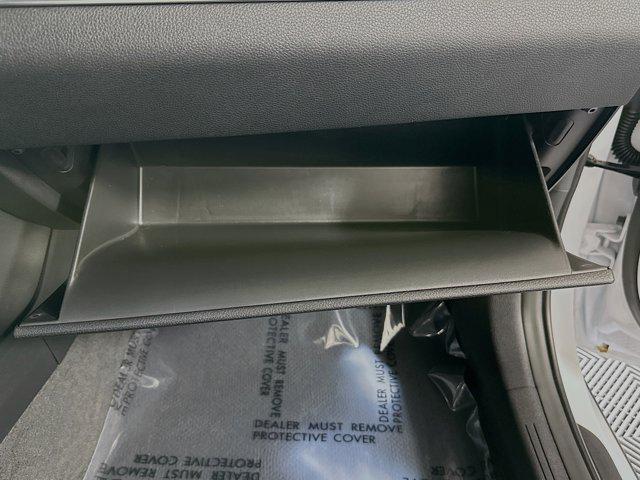 Photo of 2024 Glacial White Pearl Kia K5