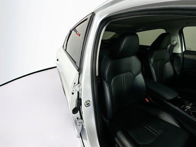 Photo of 2024 Glacial White Pearl Kia K5