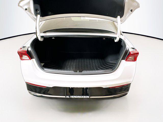 Photo of 2024 Glacial White Pearl Kia K5