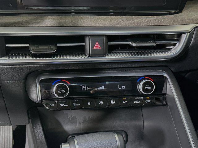 Photo of 2024 Glacial White Pearl Kia K5