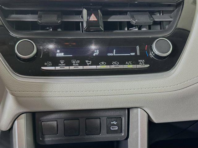 Photo of 2023 Silver Toyota Corolla Cross