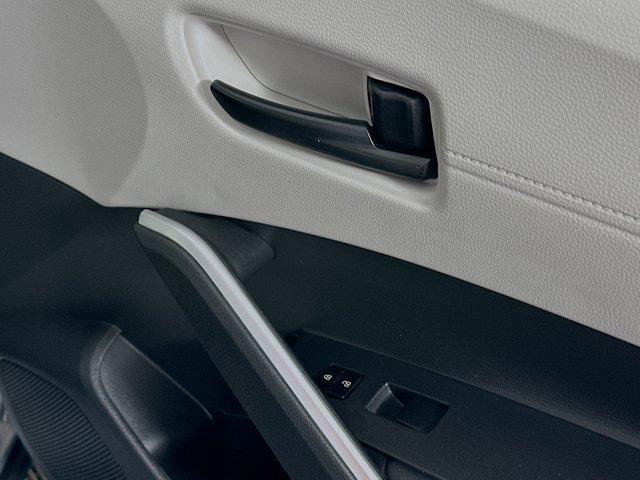 Photo of 2023 Silver Toyota Corolla Cross