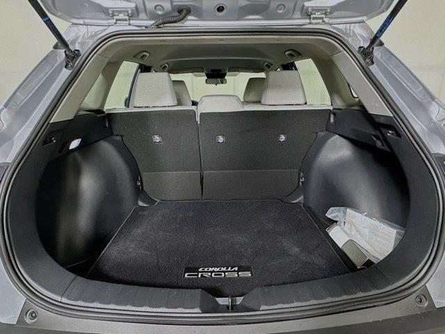 Photo of 2024 Silver Toyota Corolla Cross