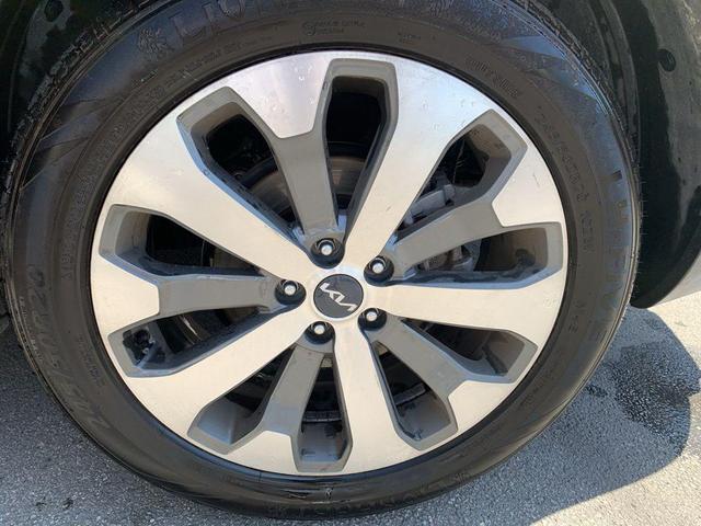Photo of 2022 Wolf Gray Kia Telluride