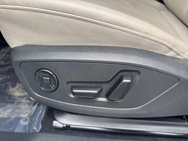 Photo of 2024 Glacier White Metallic Audi Q4 e-tron