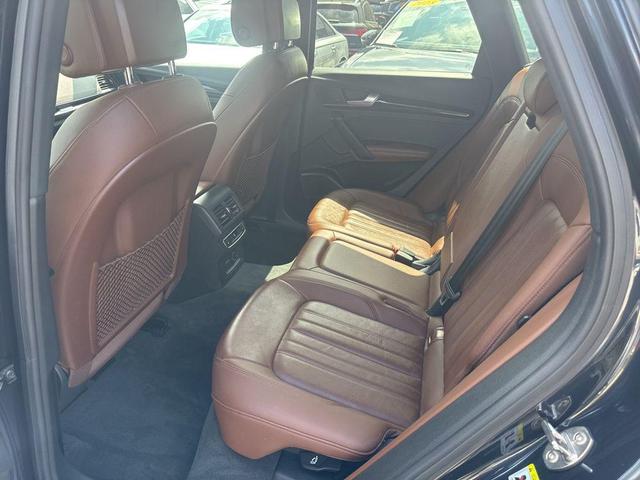 Photo of 2020 Moonlight Blue Metallic Audi Q5