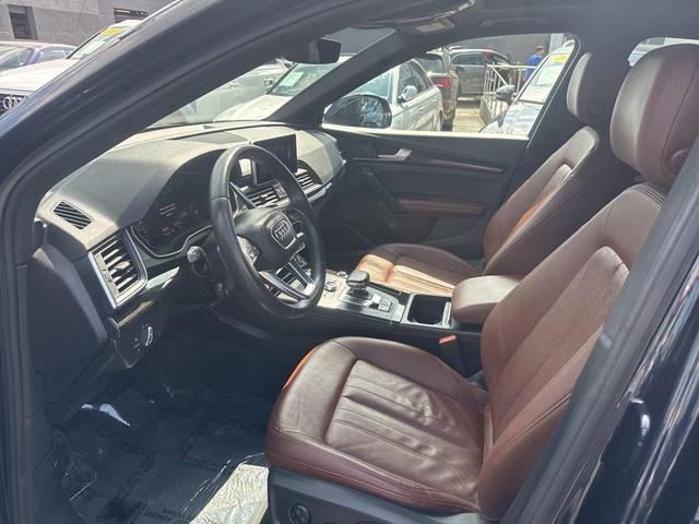 Photo of 2020 Moonlight Blue Metallic Audi Q5