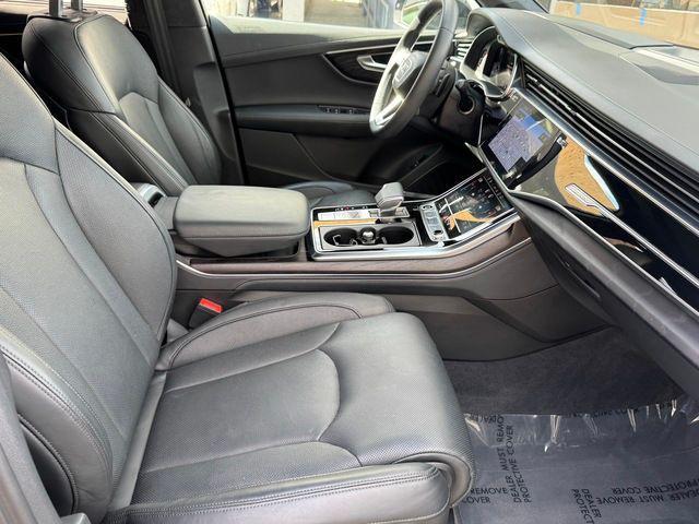 Photo of 2023 Mythos Black Metallic Audi Q7