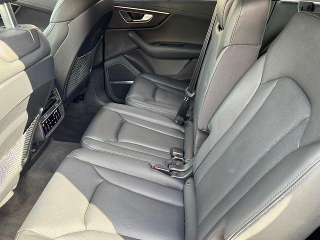 Photo of 2023 Mythos Black Metallic Audi Q7