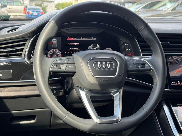 Photo of 2023 Mythos Black Metallic Audi Q7