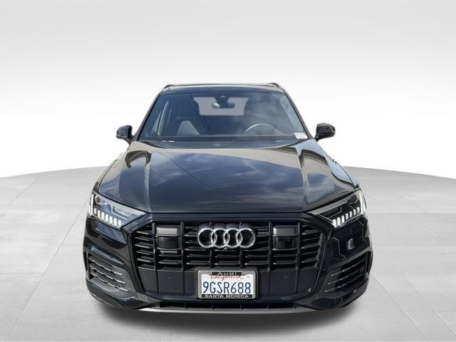 Photo of 2023 Mythos Black Metallic Audi Q7