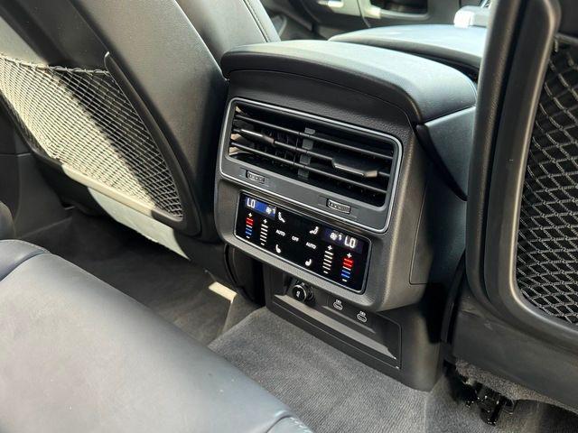 Photo of 2023 Mythos Black Metallic Audi Q7
