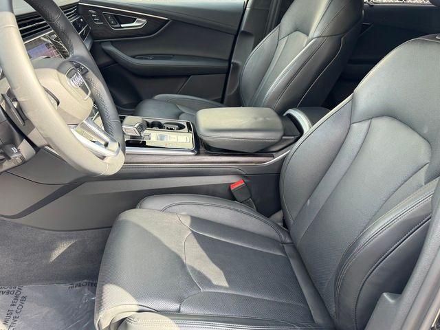 Photo of 2023 Mythos Black Metallic Audi Q7