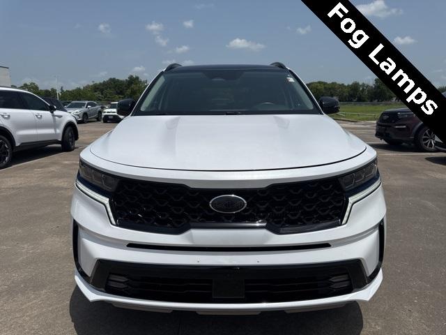 Photo of 2021 Glacial White Pearl Kia Sorento