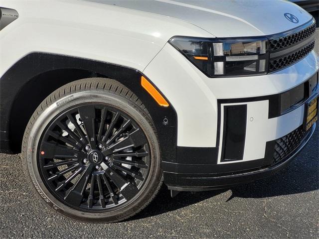 Photo of 2025 White Hyundai SANTA FE HEV