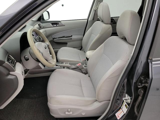 Photo of 2013 Gray Subaru Forester