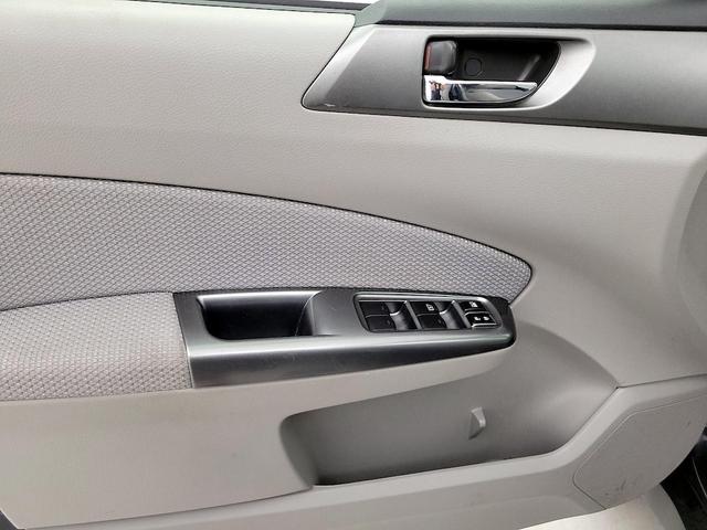 Photo of 2013 Gray Subaru Forester