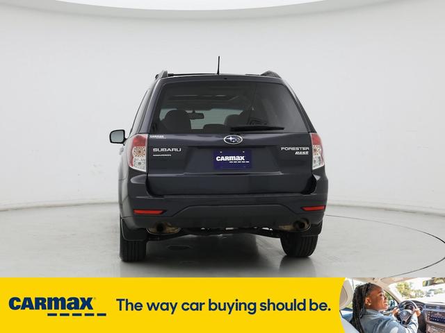 Photo of 2013 Gray Subaru Forester