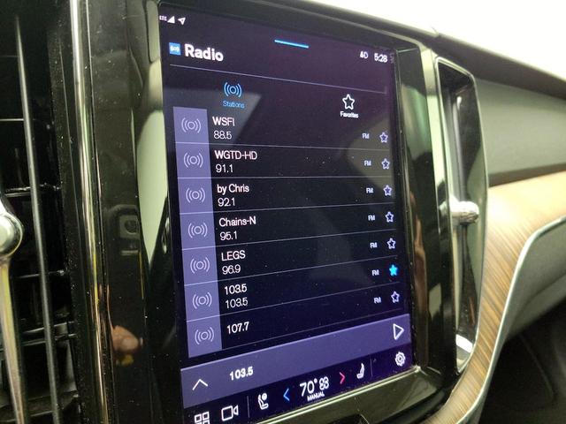 Photo of 2022 Black Volvo XC60