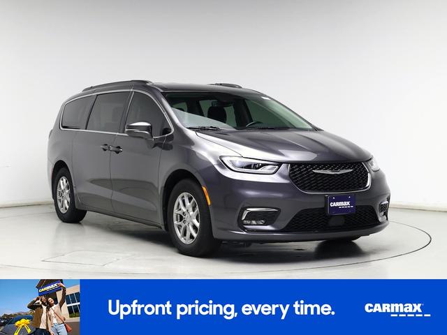 Photo of 2021 Gray Chrysler Pacifica