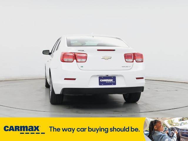 Photo of 2015 White Chevrolet Malibu