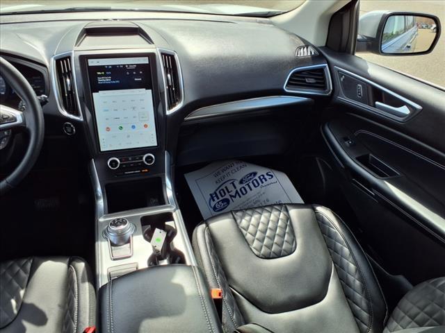 Photo of 2024 Iconic Silver Ford Edge