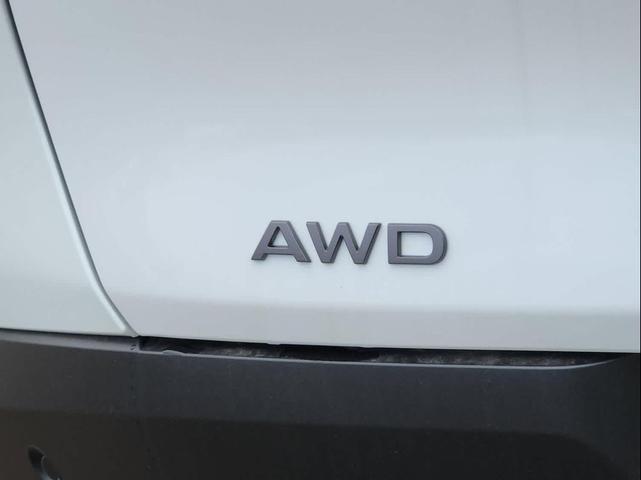 Photo of 2025 Everest White Pearl Tricoat/Super Black Nissan Murano
