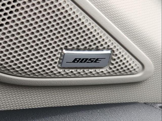 Photo of 2025 Everest White Pearl Tricoat/Super Black Nissan Murano