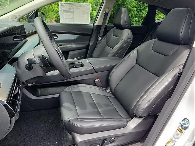 Photo of 2025 Everest White Pearl Tricoat/Super Black Nissan Murano