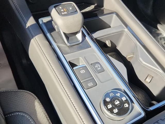 Photo of 2025 Brilliant Silver Metallic Nissan Pathfinder