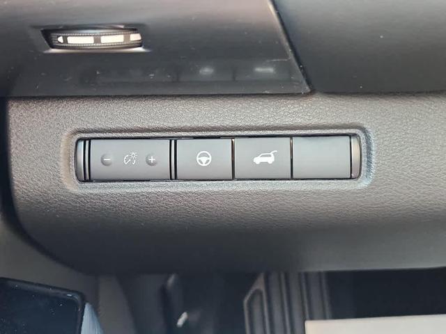 Photo of 2025 Brilliant Silver Metallic Nissan Pathfinder