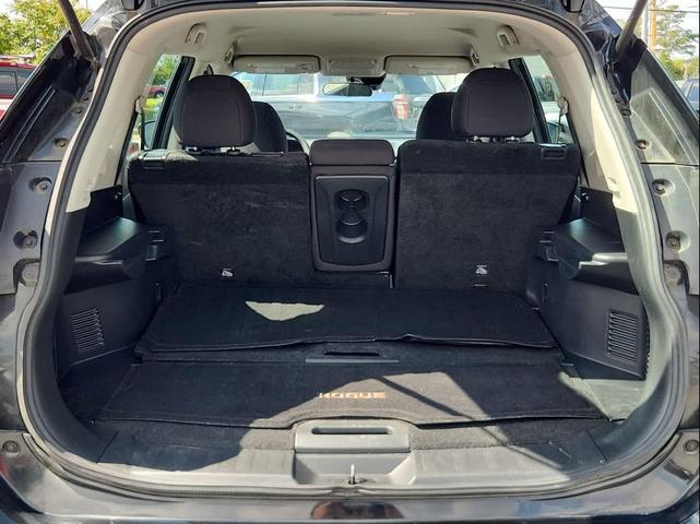 Photo of 2019 Magnetic Black Pearl Nissan Rogue