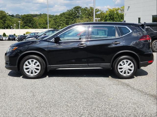 Photo of 2019 Magnetic Black Pearl Nissan Rogue
