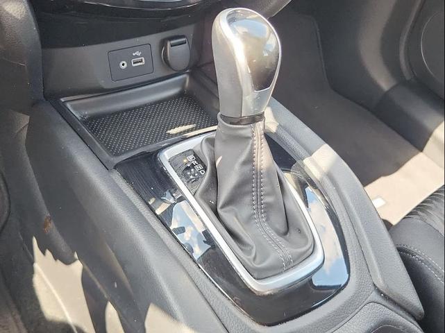 Photo of 2019 Magnetic Black Pearl Nissan Rogue