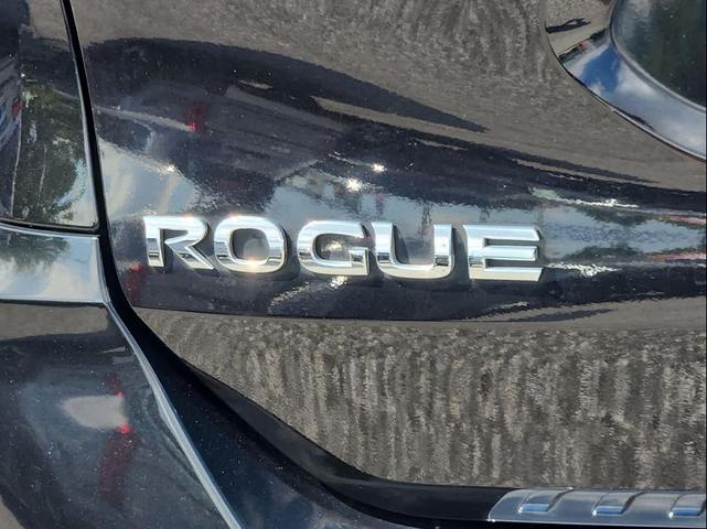 Photo of 2019 Magnetic Black Pearl Nissan Rogue