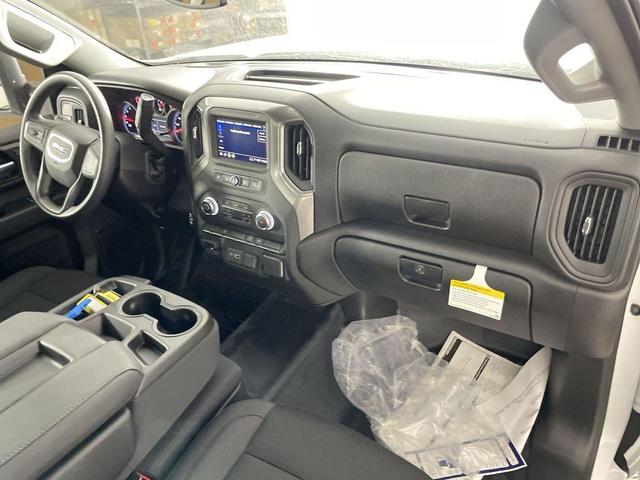 Photo of 2025 Summit White GMC Sierra 2500