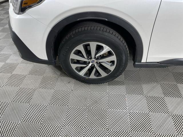 Photo of 2020 Crystal White Pearl Subaru Outback