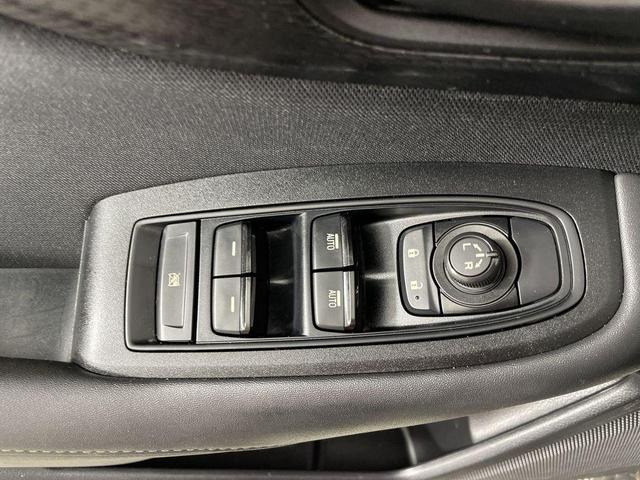 Photo of 2020 Crystal White Pearl Subaru Outback
