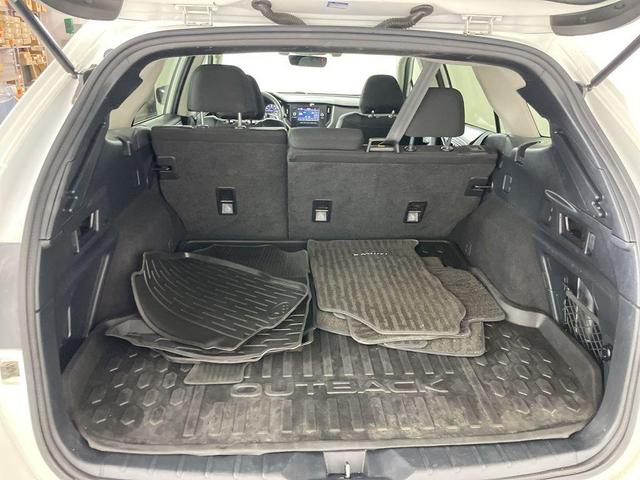 Photo of 2020 Crystal White Pearl Subaru Outback