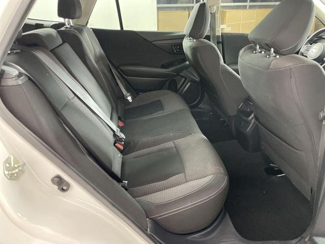 Photo of 2020 Crystal White Pearl Subaru Outback