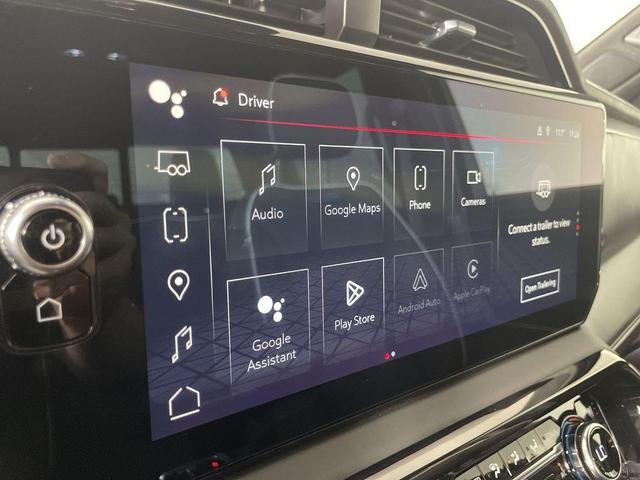 Photo of 2025 Summit White GMC Sierra 1500